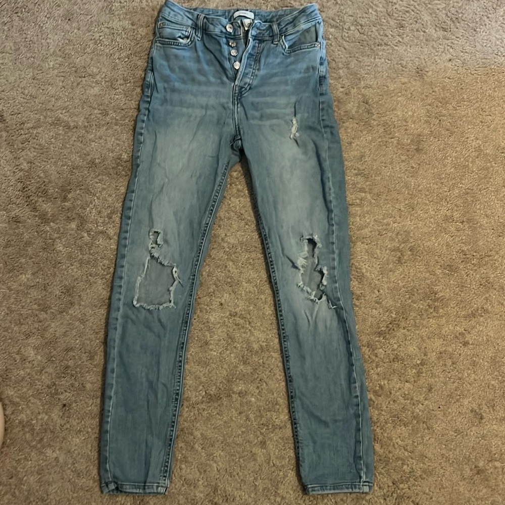 Women’s blue jeans, size 25